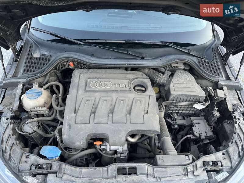 Хэтчбек Audi A1 2012 в Запорожье