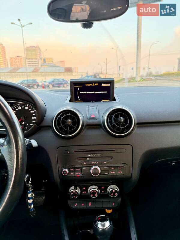 Хэтчбек Audi A1 2012 в Киеве