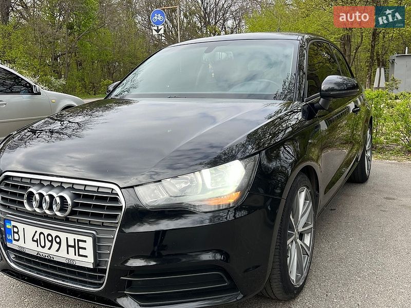 Хэтчбек Audi A1 2011 в Полтаве