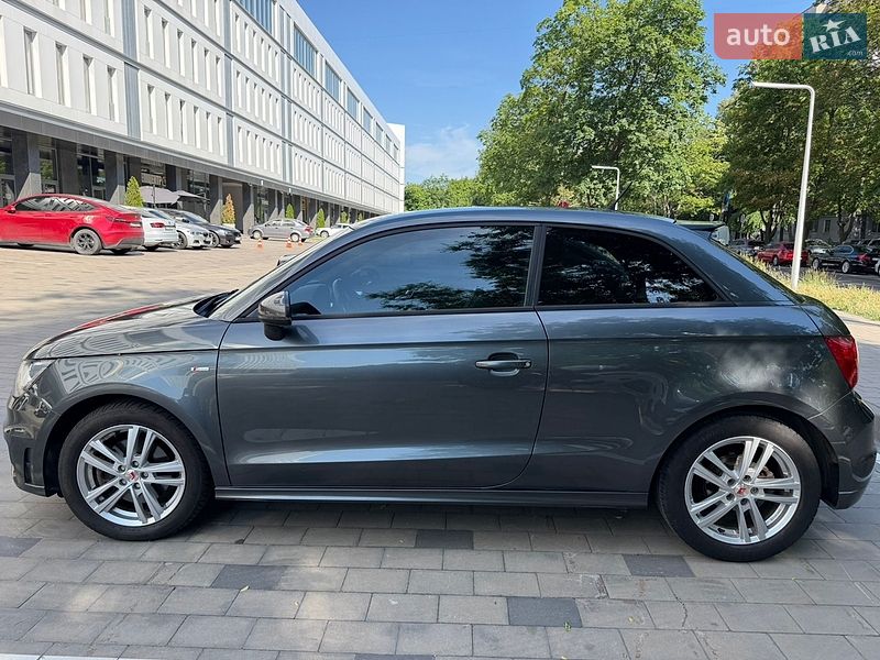 Хэтчбек Audi A1 2011 в Днепре
