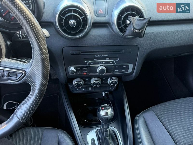 Хэтчбек Audi A1 2011 в Днепре