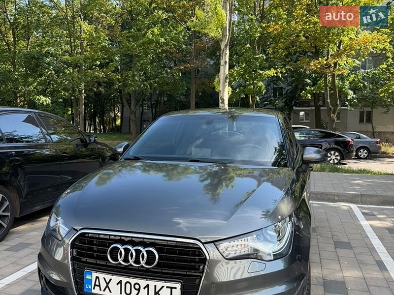 Хэтчбек Audi A1 2011 в Днепре