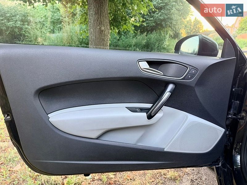Хэтчбек Audi A1 2010 в Киеве