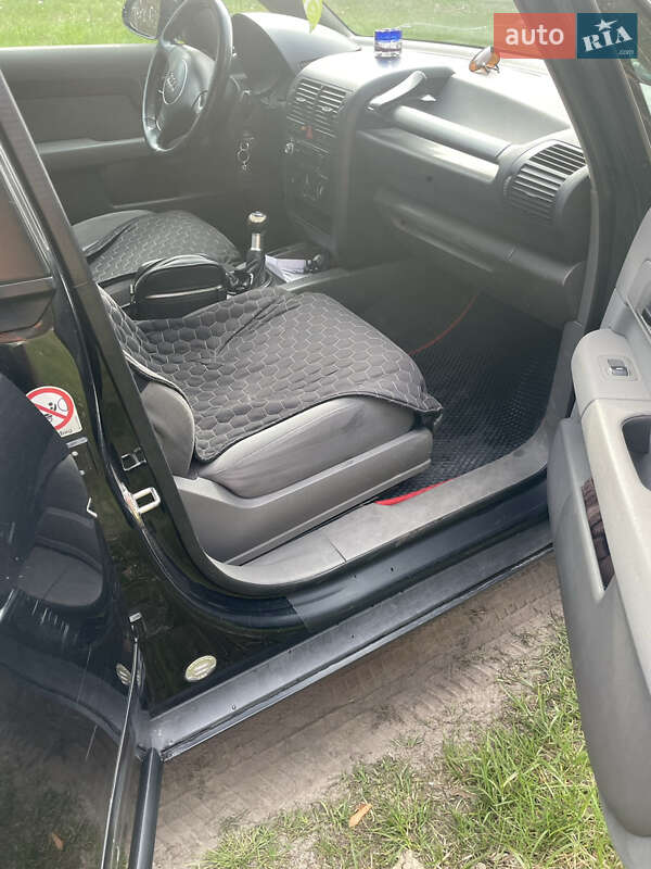 Хэтчбек Audi A2 2001 в Славуте