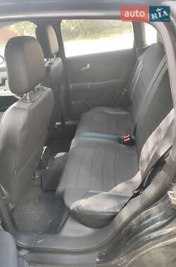 Хэтчбек Audi A2 2002 в 