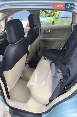 Хэтчбек Audi A2 2001 в 