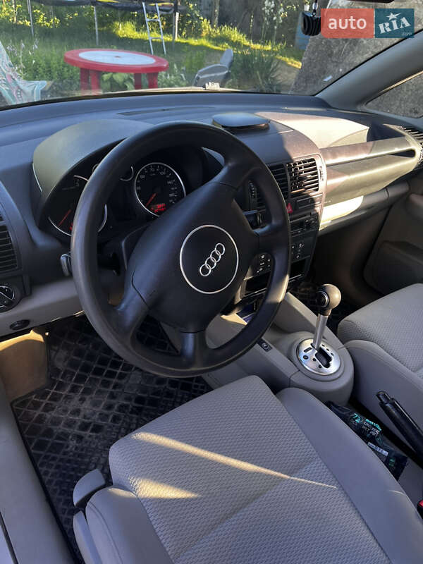 Хэтчбек Audi A2 2001 в Хусте