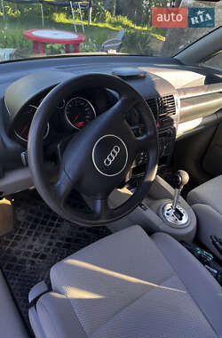 Хетчбек Audi A2 2001 в 