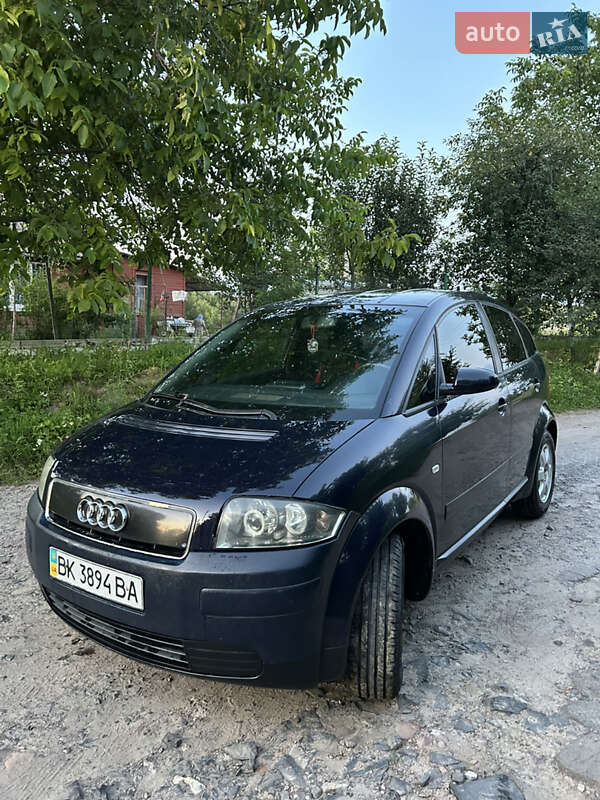 Хэтчбек Audi A2 2001 в 
