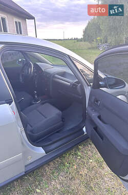 Хэтчбек Audi A2 2004 в 
