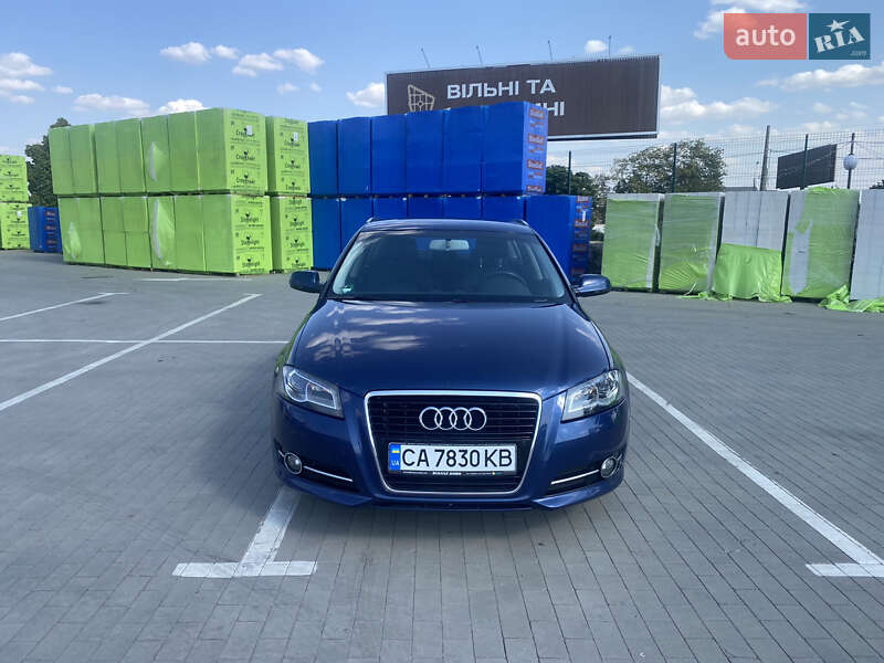 Хэтчбек Audi A3 Sportback 2011 в Умани