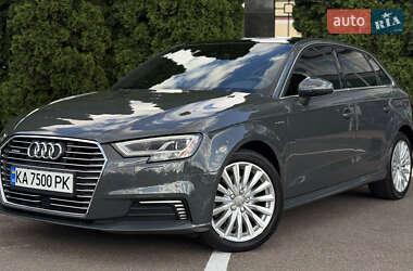 Хетчбек Audi A3 Sportback 2016 в Києві