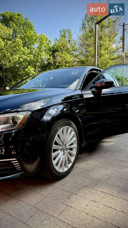 Хетчбек Audi A3 Sportback 2016 в Львові