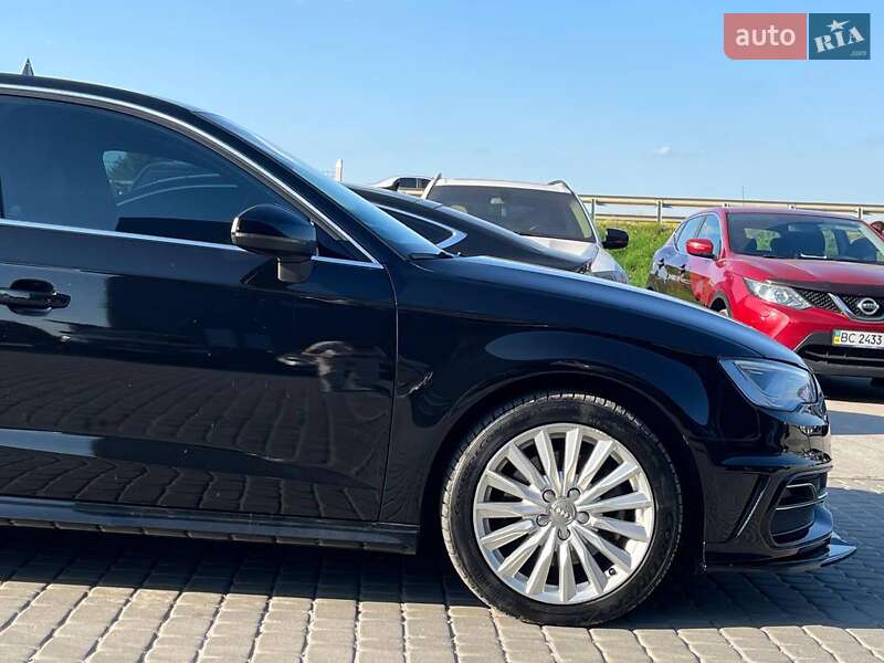 Хэтчбек Audi A3 Sportback 2016 в Львове