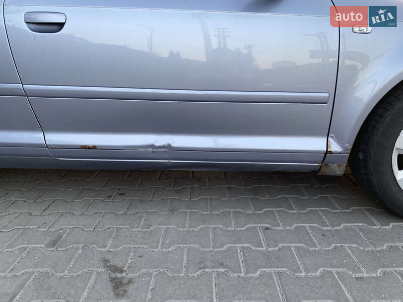 Хэтчбек Audi A3 Sportback 2004 в Вишневом