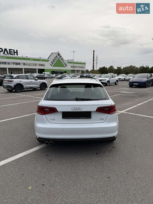 Хэтчбек Audi A3 Sportback 2016 в Киеве