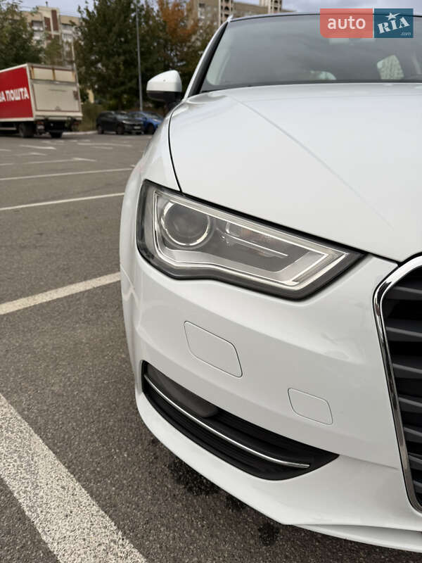 Хэтчбек Audi A3 Sportback 2016 в Киеве