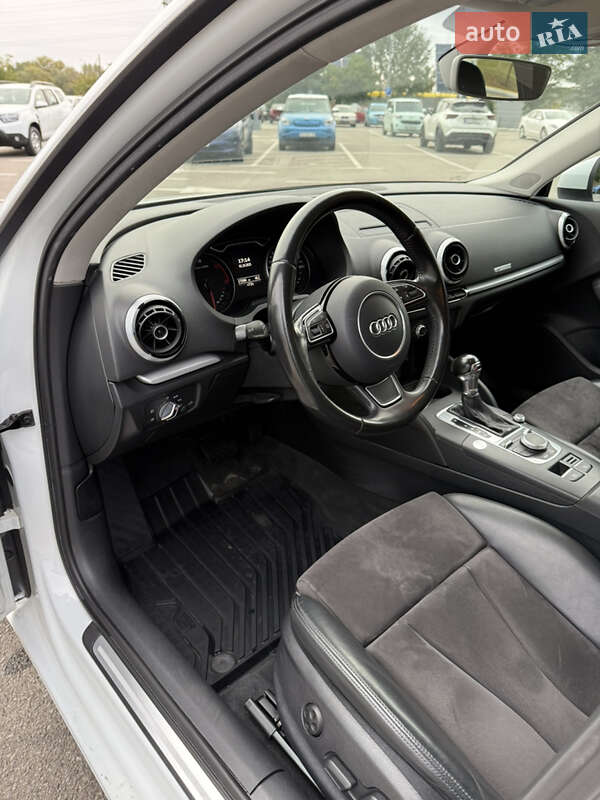 Хэтчбек Audi A3 Sportback 2016 в Киеве