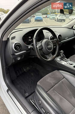 Хэтчбек Audi A3 Sportback 2016 в 