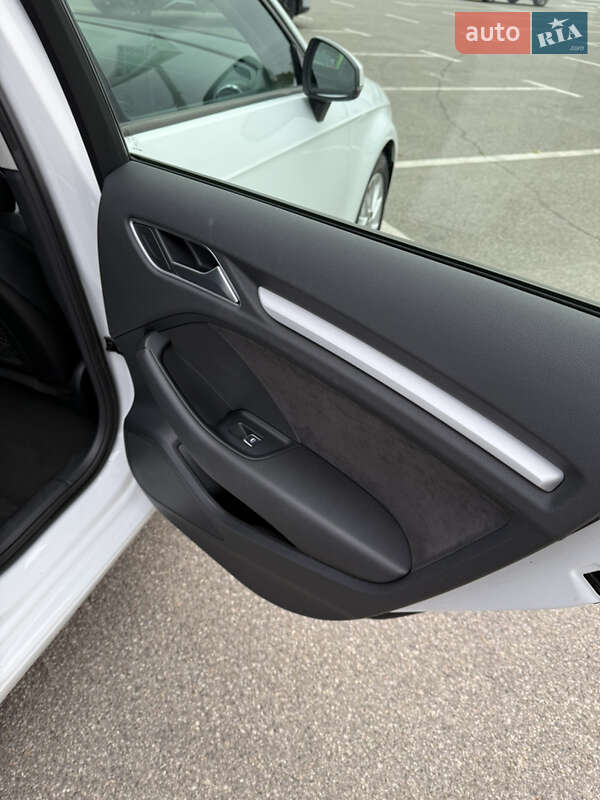Хэтчбек Audi A3 Sportback 2016 в Киеве