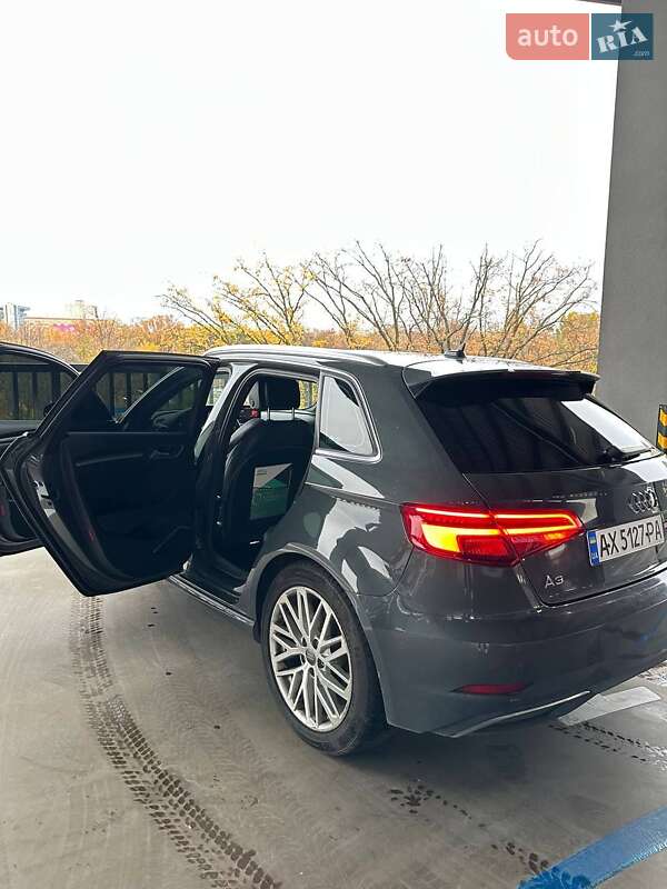 Хэтчбек Audi A3 Sportback 2018 в Харькове