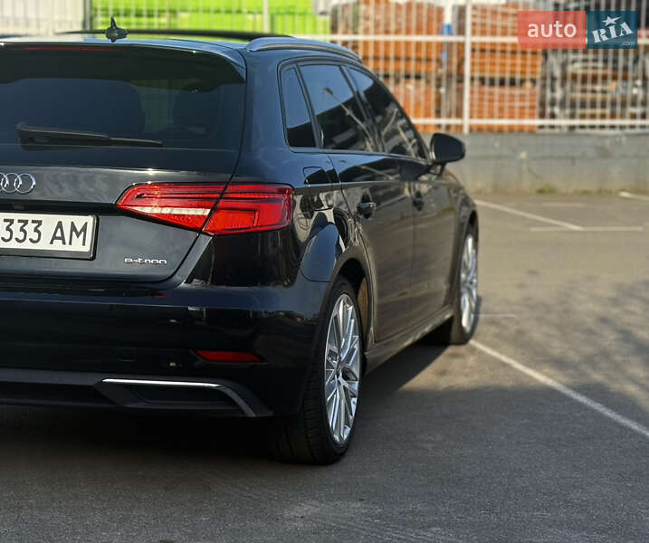 Хэтчбек Audi A3 Sportback 2017 в Киеве