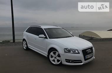 Хетчбек Audi A3 2012 в 