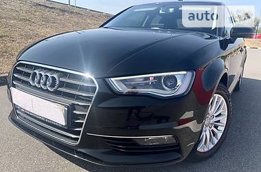 Седан Audi A3 2017 в Киеве