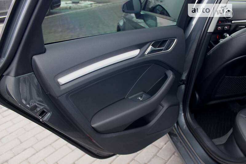 Седан Audi A3 2016 в Харкові
