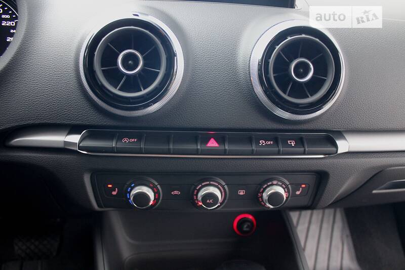 Седан Audi A3 2016 в Харкові