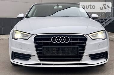 Седан Audi A3 2015 в Киеве