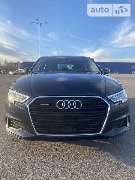 Седан Audi A3 2017 в Дніпрі