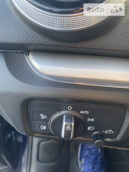 Седан Audi A3 2017 в Дніпрі