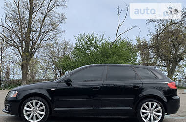 Хетчбек Audi A3 2011 в 