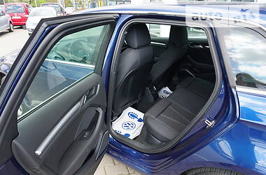 Хэтчбек Audi A3 2016 в 