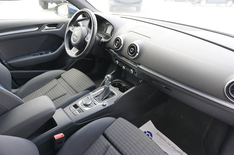 Хетчбек Audi A3 2016 в Чернівцях