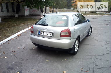 Хэтчбек Audi A3 1998 в 