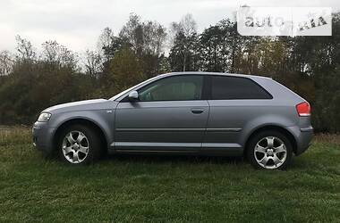 Хэтчбек Audi A3 2004 в 
