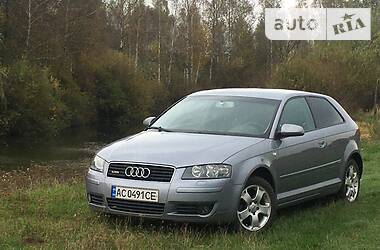 Хэтчбек Audi A3 2004 в 