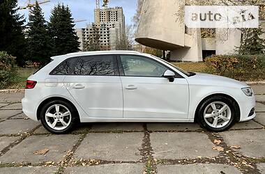 Хэтчбек Audi A3 2016 в Киеве