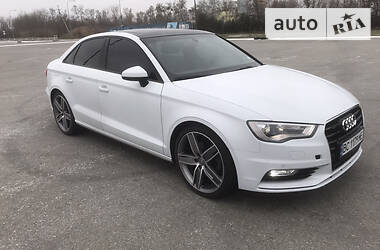 Седан Audi A3 2015 в Львові