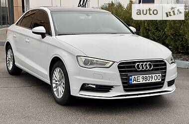 Седан Audi A3 2016 в Днепре