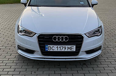 Седан Audi A3 2015 в Львові