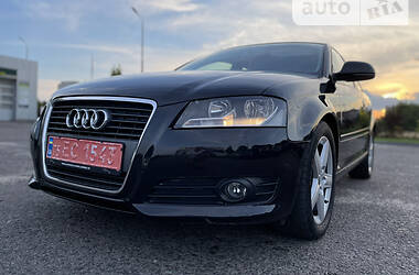 Хэтчбек Audi A3 2010 в 