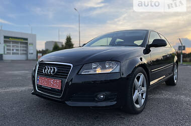 Хэтчбек Audi A3 2010 в 