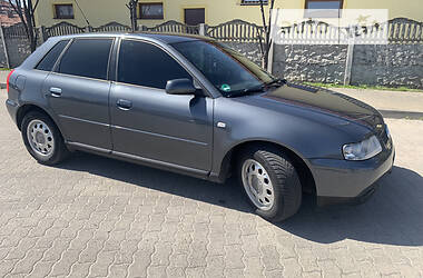 Хэтчбек Audi A3 2002 в 