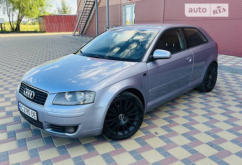 Хэтчбек Audi A3 2003 в 