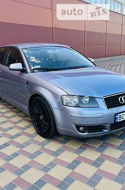 Хэтчбек Audi A3 2003 в 