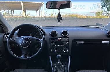 Хэтчбек Audi A3 2003 в 