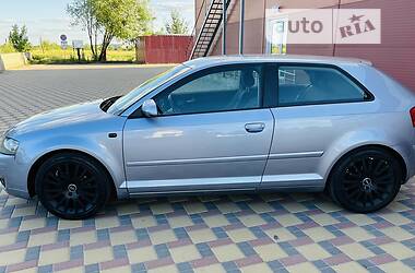 Хэтчбек Audi A3 2003 в 